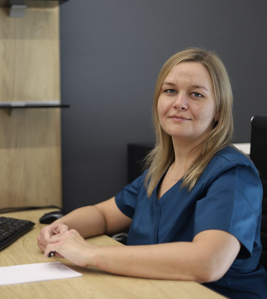Marta Wodecka w gabinecie